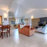 Diana By Interhome Vikendica